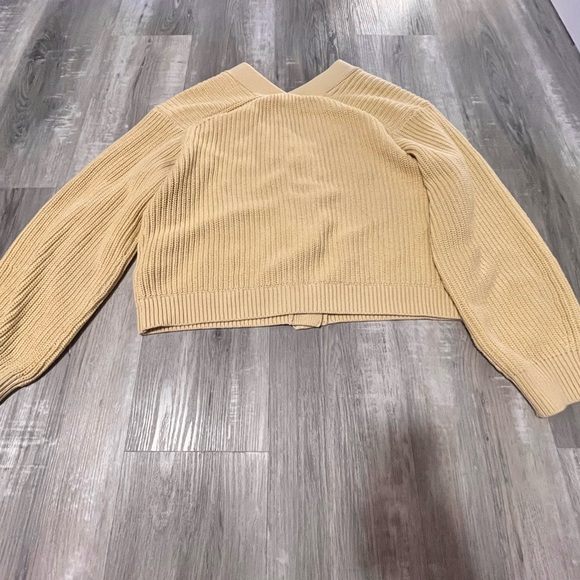 H&M baby yellow oversized chunky button up cardigan - Picture 2 of 3